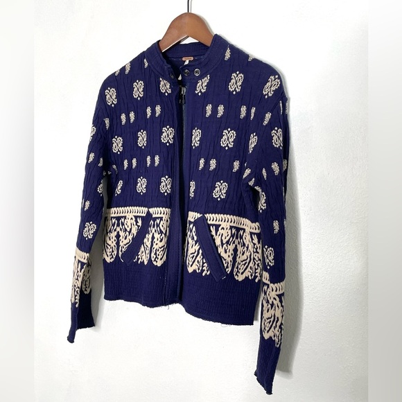 Free People Blue Riveira Pattern Quilted Kantha Stitch Boho Jacket. Size 6 - Picture 4 of 7